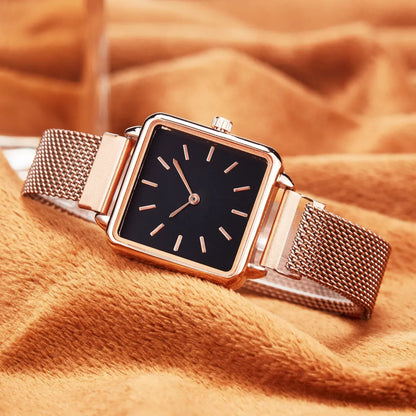 Noa - Elegant clock with square case