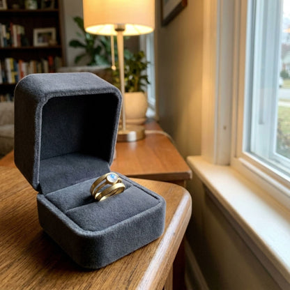 Vintage Gold & Inlaid Moonstone Ring