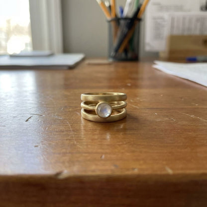 Vintage Gold & Inlaid Moonstone Ring
